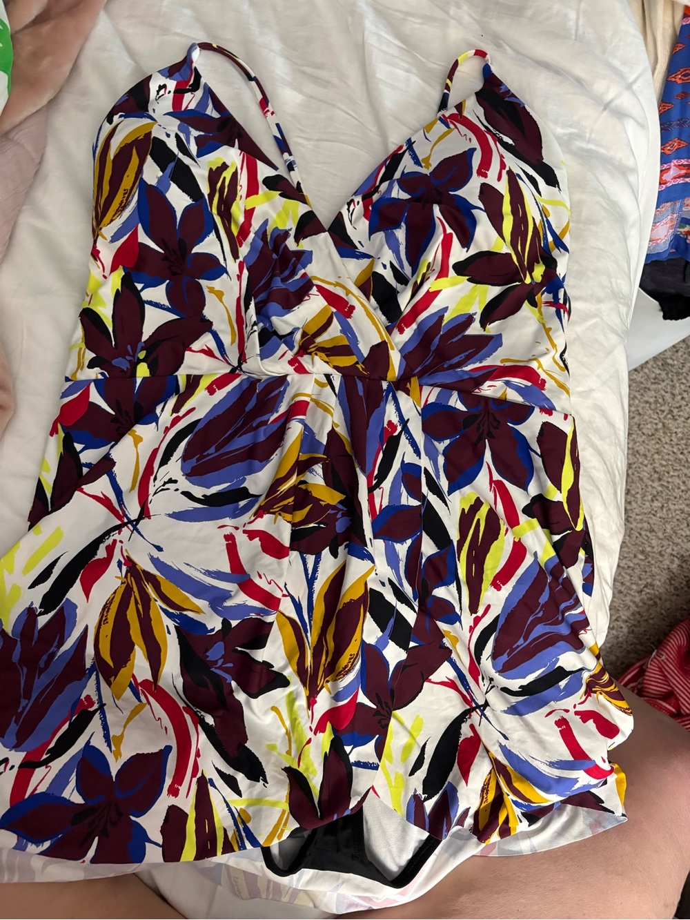 Sonnet shores Floral V-Neck One-Piece Swimdress  new w/o tags tMulti-Color Print